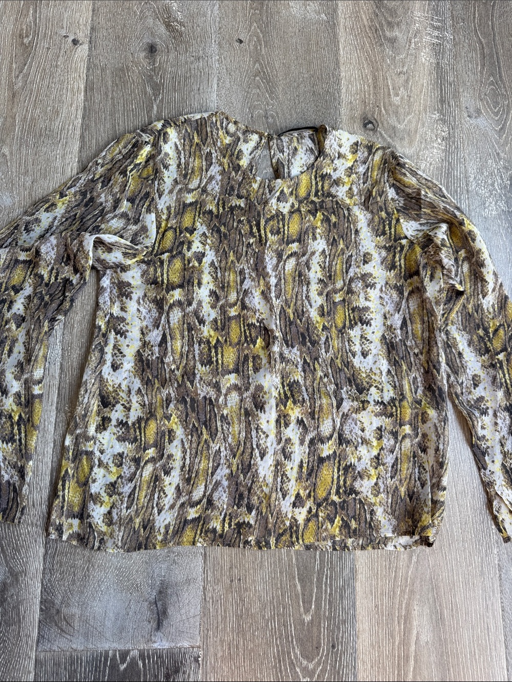 Jenni Kayne 100% silk Brown and Yellow Snake Print Long Sleeve Top AS0666
